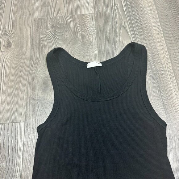 Clyque Black Cropped Ribbed Tank Top Size Medium - Picture 2 of 3